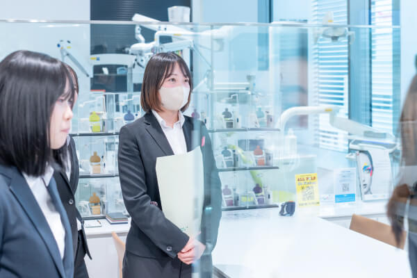 企業訪問の様子