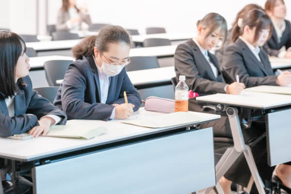 企業訪問の様子