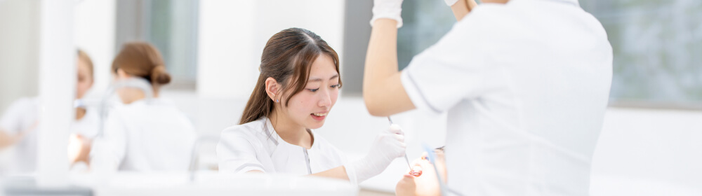 授業を受ける学生の写真