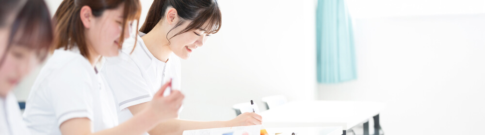 授業を受ける在校生のイメージ