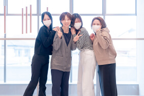 教員と学生のイメージ